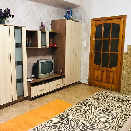 1 Room Apartment Odessa Extérieur photo